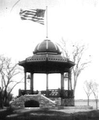 oldhist_bandstand